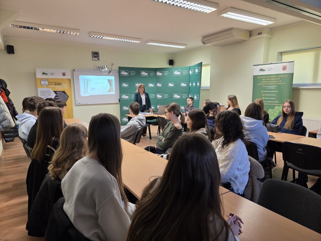 Licealiści w Powiatowym Urzędzie Pracy