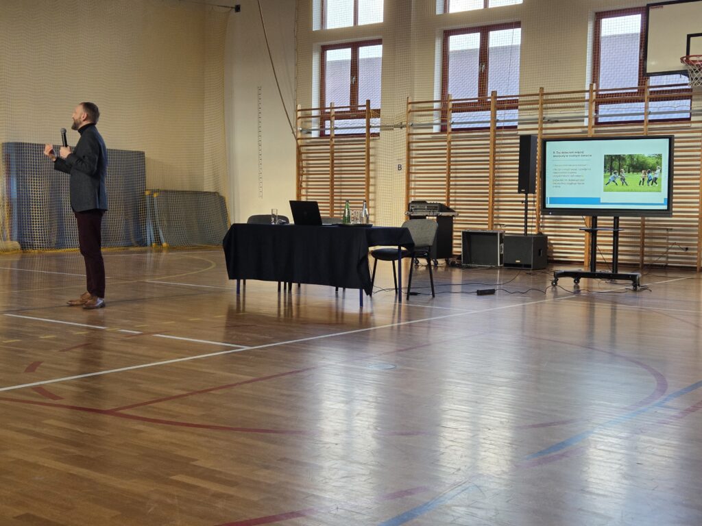 Internet i relacje rówieśnicze